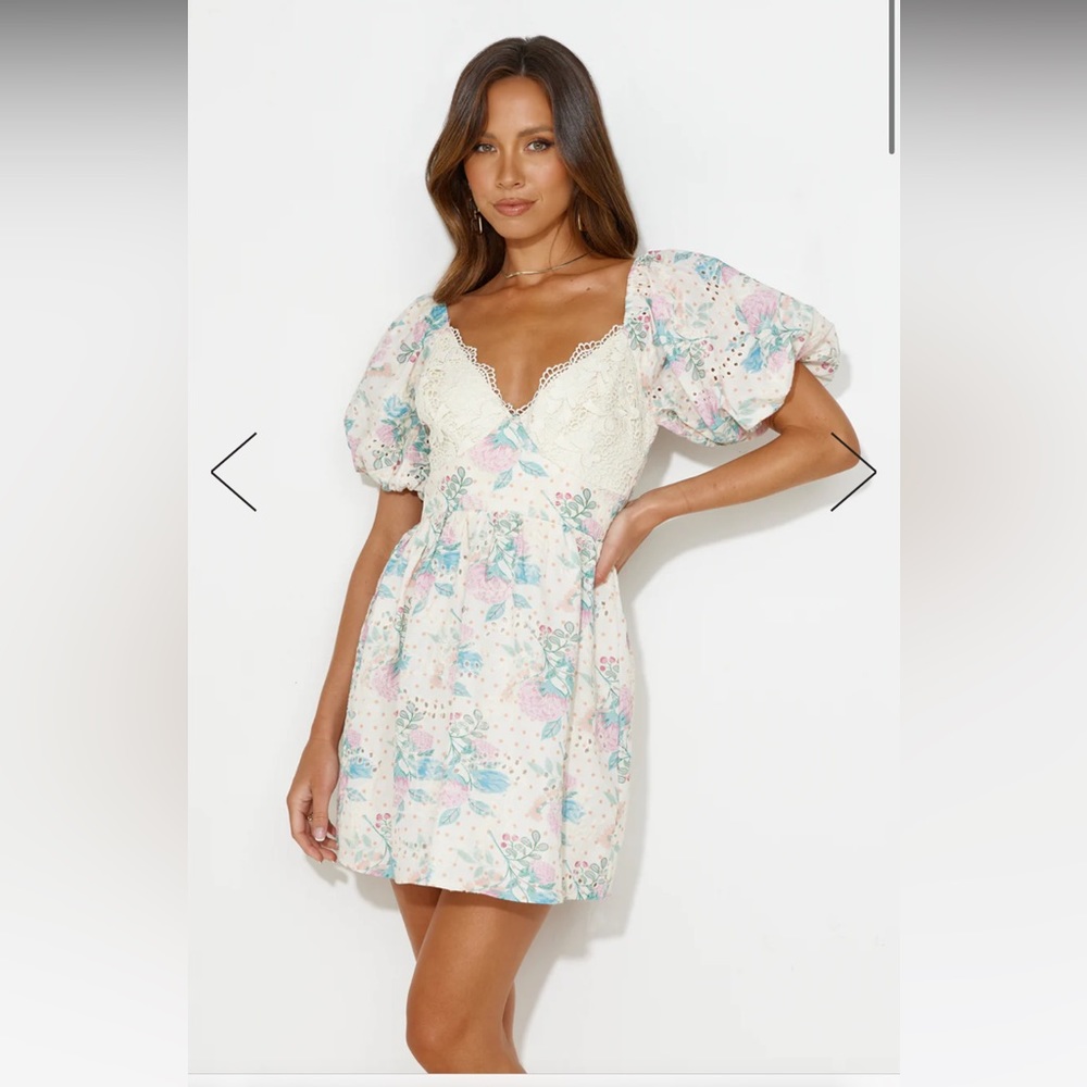 HELLO MOLLY Smell the Daises Size XS Mini Floral Dress